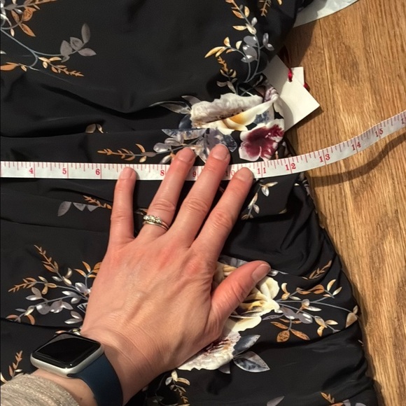 Divinitasole black floral off shoulder swim tank. - Picture 13 of 14